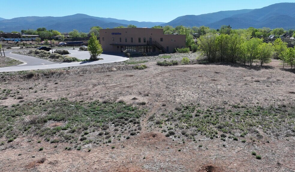 1511 Paseo Del Pueblo Sur, Taos, NM à vendre - Photo de l’immeuble – Image 3 sur 8