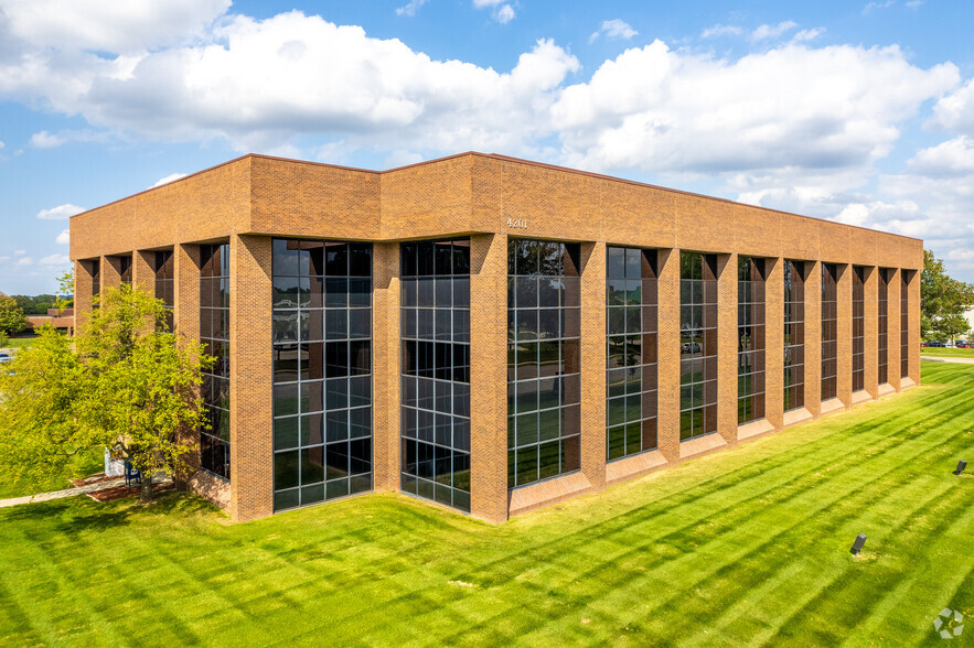 4201 Westown Pky, West Des Moines, IA à louer - Photo de l’immeuble – Image 2 sur 7