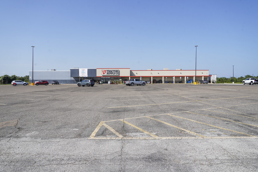 1920 W Wheeler Ave, Aransas Pass, TX à louer - Photo de l’immeuble – Image 1 sur 4