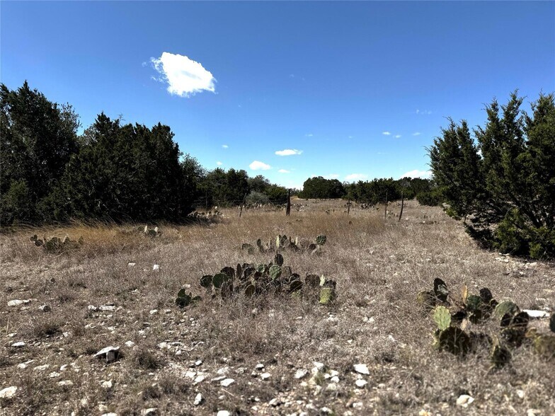 4431, Junction, TX à vendre - Photo de l’immeuble – Image 3 sur 9