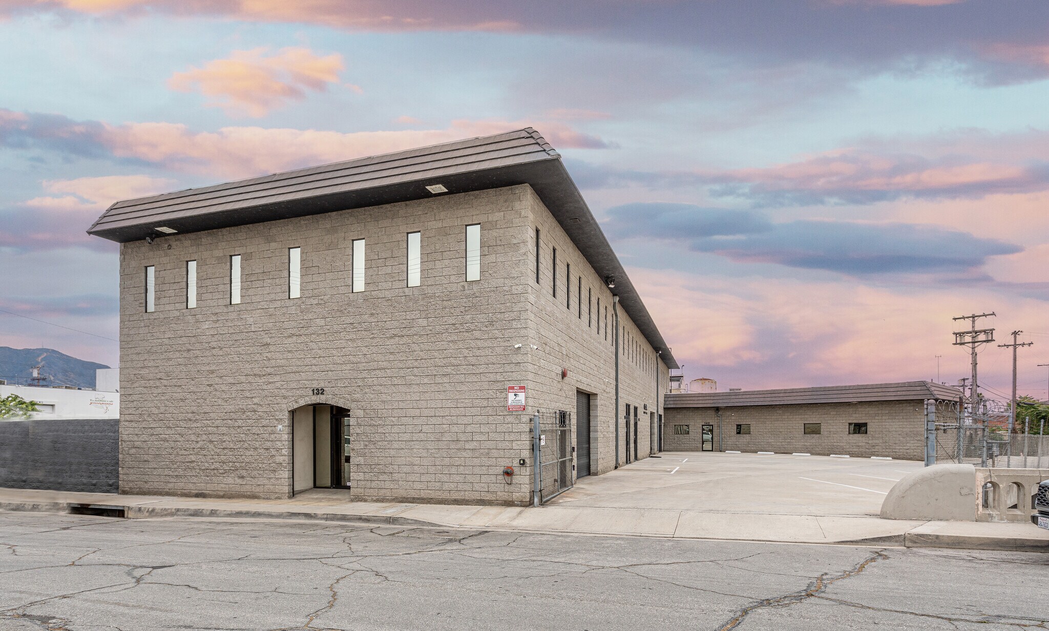 132-142 W Verdugo Ave, Burbank, CA à louer Photo principale– Image 1 sur 5