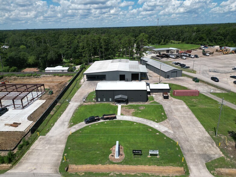 23609 W Hardy Rd, Spring, TX à louer - Photo de l’immeuble – Image 2 sur 15