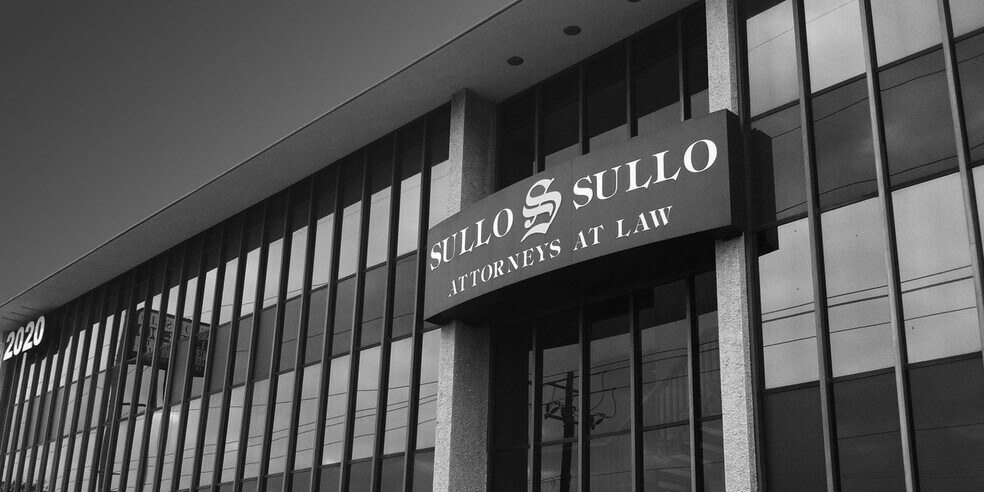 2020 Southwest Fwy, Houston, TX à louer - Photo de l’immeuble – Image 2 sur 7