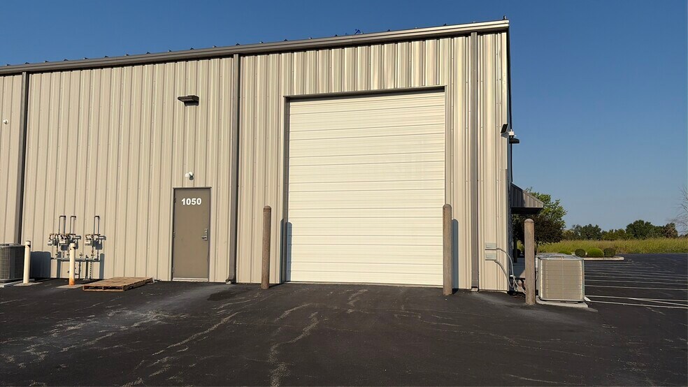 1050 Wies Industrial Dr, Lake Saint Louis, MO à louer - Photo de l’immeuble – Image 2 sur 4