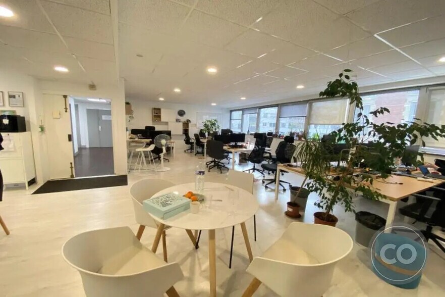 Bureau dans Boulogne-Billancourt à louer - Photo de l’immeuble – Image 3 sur 5