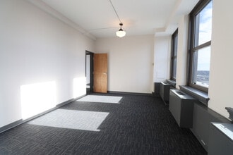 116 E Berry St, Fort Wayne, IN à louer Photo intérieure– Image 2 sur 4