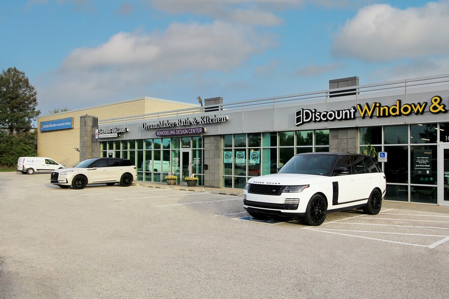 10200-10236 L St, Omaha, NE à louer - Photo de l’immeuble – Image 2 sur 4