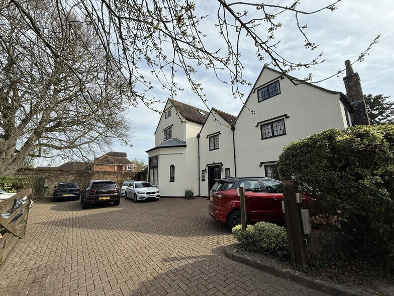 Brook St, Bishops Waltham à vendre - Photo de l’immeuble – Image 3 sur 32