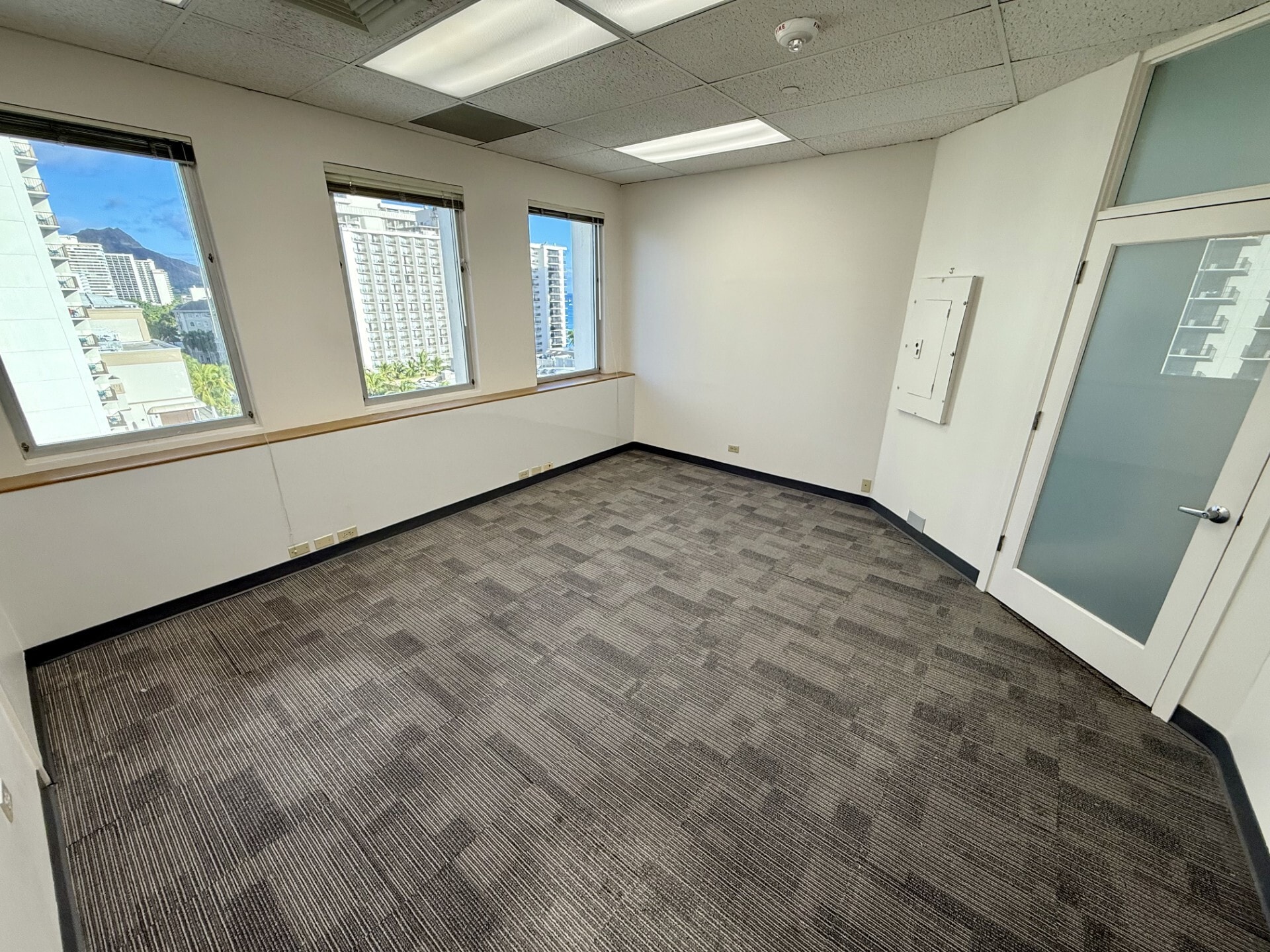 2270 Kalakaua Ave, Honolulu, HI à louer Photo intérieure– Image 1 sur 4