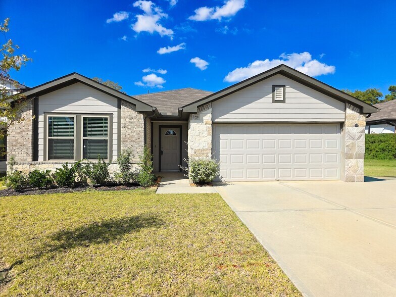 11736 Whirlaway Dr, Willis, TX à vendre - Photo principale – Image 1 sur 1