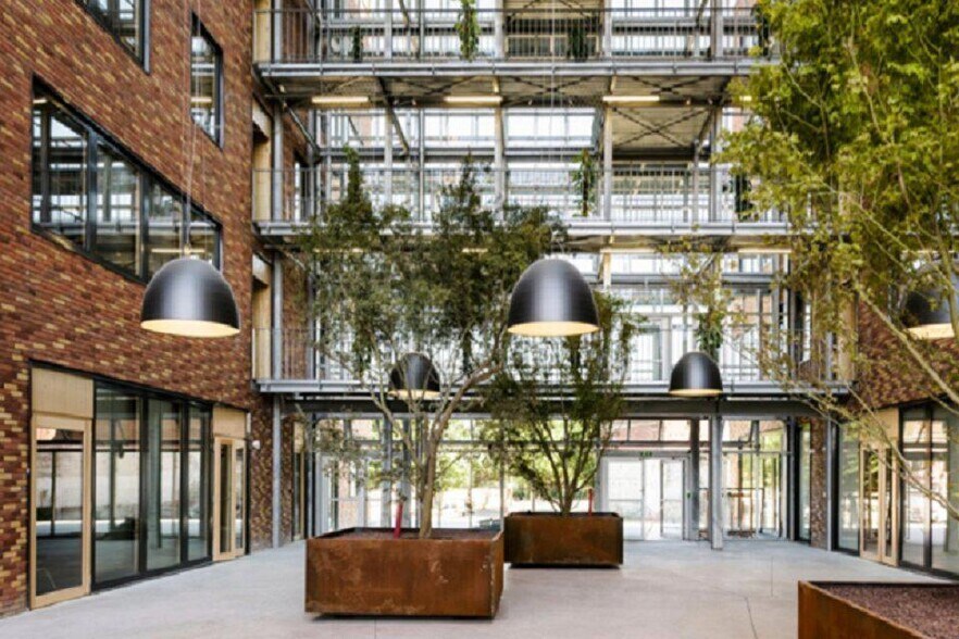 Bureau dans Roubaix à louer - Photo de l’immeuble – Image 2 sur 3