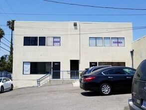 1241 S Fairfax Ave, Los Angeles, CA à louer Photo de l’immeuble– Image 1 sur 9
