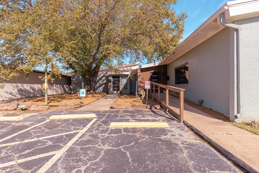 1005 15th Ave NW, Ardmore, OK à vendre - Photo de l’immeuble – Image 3 sur 4