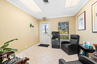 1101 E Sample Rd, Pompano Beach, FL à louer Photo intérieure– Image 1 sur 5