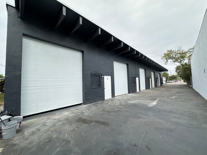 5812 SW 25th St, West Park, FL à vendre - Photo de l’immeuble – Image 2 sur 20