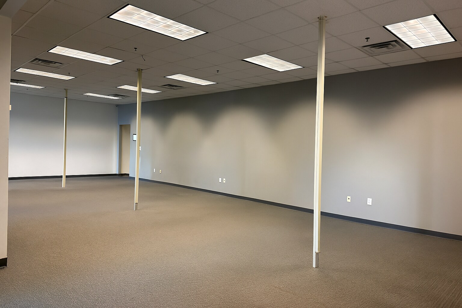 2464 Fortune Dr, Lexington, KY à louer Photo intérieure– Image 1 sur 12