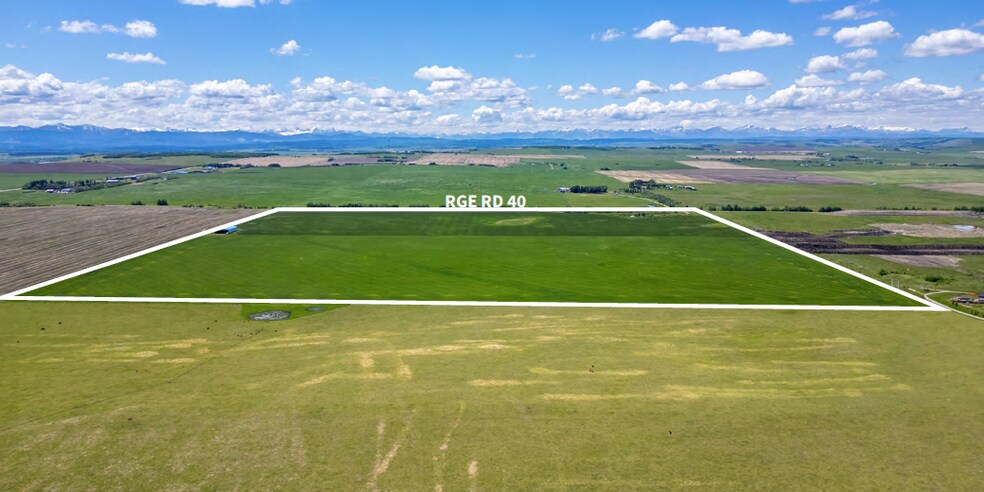 250256 Rge Rd 40, Rocky View County, AB à vendre - Photo de l’immeuble – Image 2 sur 2