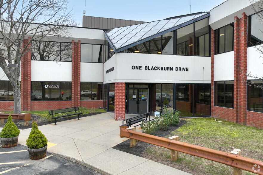 One Blackburn Dr, Gloucester, MA à vendre - Photo de l’immeuble – Image 1 sur 19