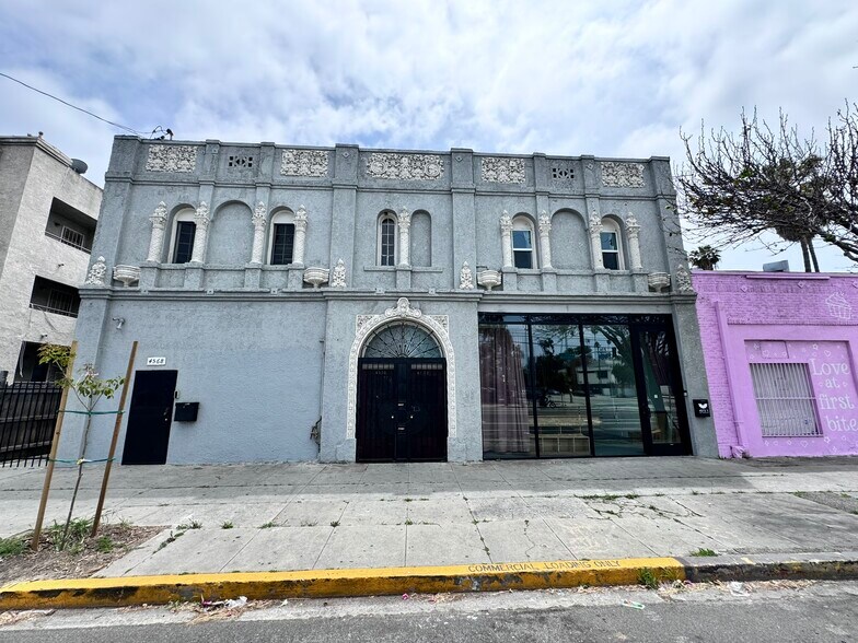 4568 W Adams Blvd, Los Angeles, CA à louer - Photo de l’immeuble – Image 3 sur 8