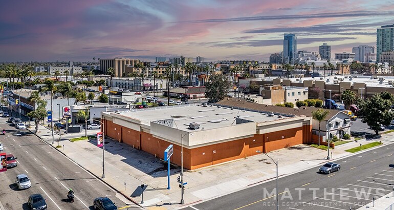 636 Locust Ave, Long Beach, CA à louer Photo de l’immeuble– Image 1 sur 4