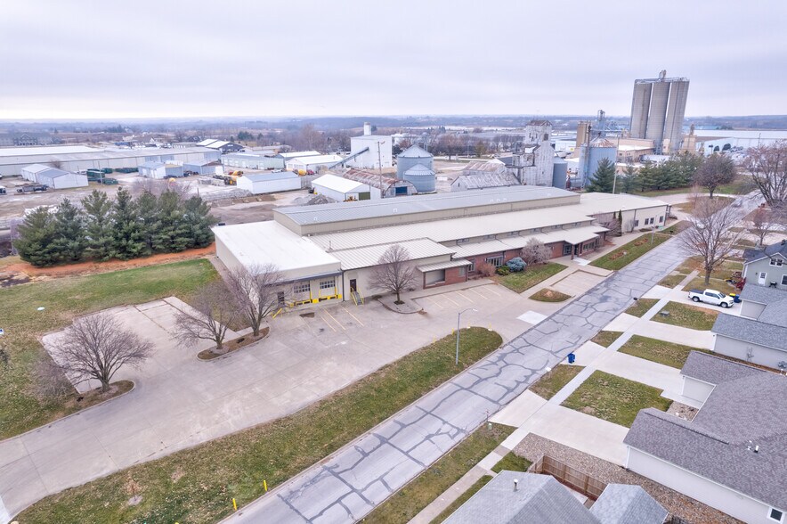 309 South St, Pella, IA à vendre - Photo de l’immeuble – Image 2 sur 37