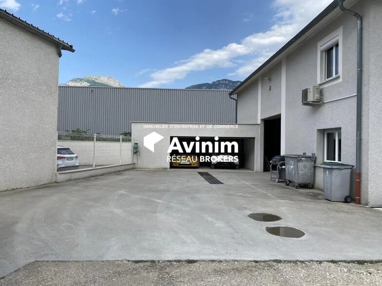 Local d'activités dans Noyarey à vendre - Photo de l’immeuble – Image 2 sur 15