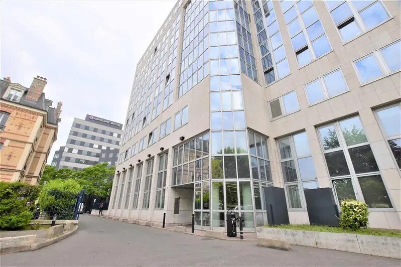 Bureau dans Charenton-le-Pont à louer - Photo de l’immeuble – Image 1 sur 8