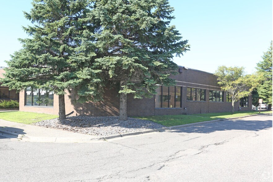 1641 S Robert St, West Saint Paul, MN à louer - Photo de l’immeuble – Image 2 sur 6