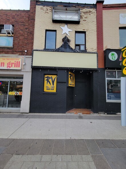 18-22 Dunlop St W, Barrie, ON à louer - Photo de l’immeuble – Image 3 sur 19