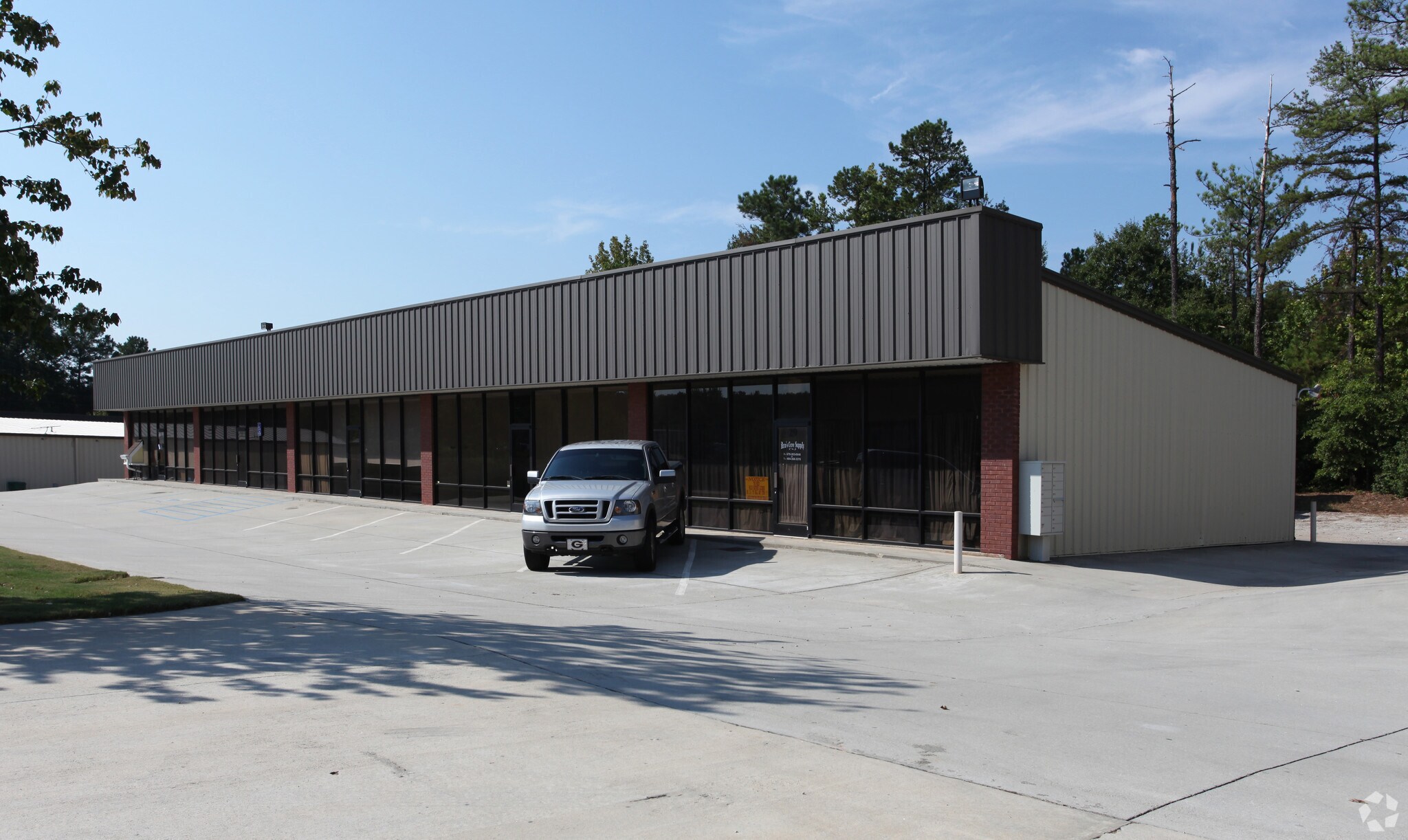 21-29 Pine Grove Rd, Locust Grove, GA à louer Photo principale– Image 1 sur 3