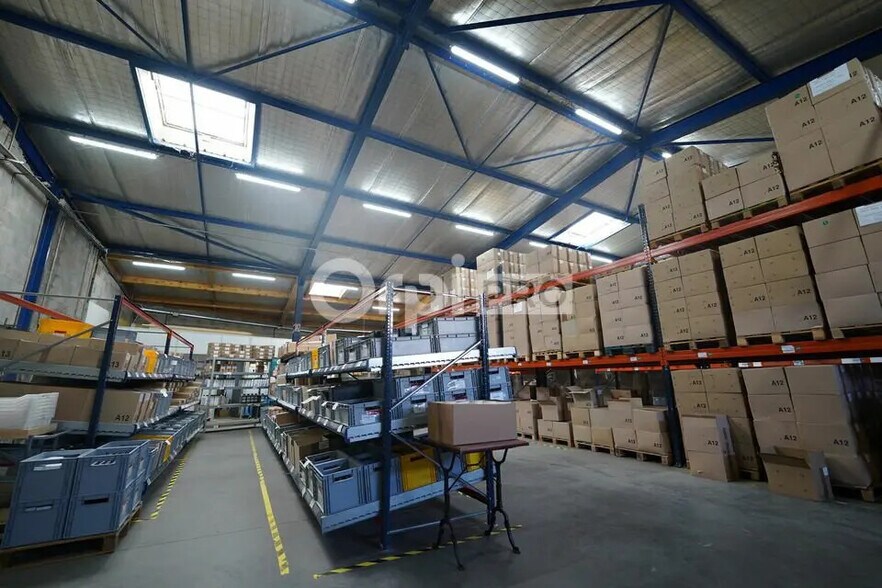 Local d'activités dans Messimy à vendre - Photo intérieure – Image 2 sur 12