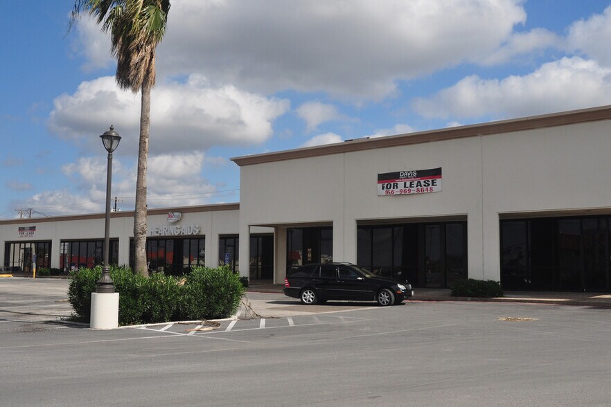 410 N Ed Carey Dr, Harlingen, TX à louer - Photo de l’immeuble – Image 1 sur 5