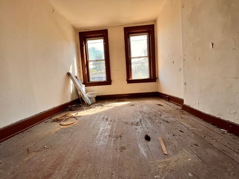422 W McMicken Ave, Cincinnati, OH à vendre - Photo intérieure – Image 3 sur 28