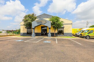 Plus de détails pour 1601 Jacaman Rd, Laredo, TX - Local d’activités à vendre