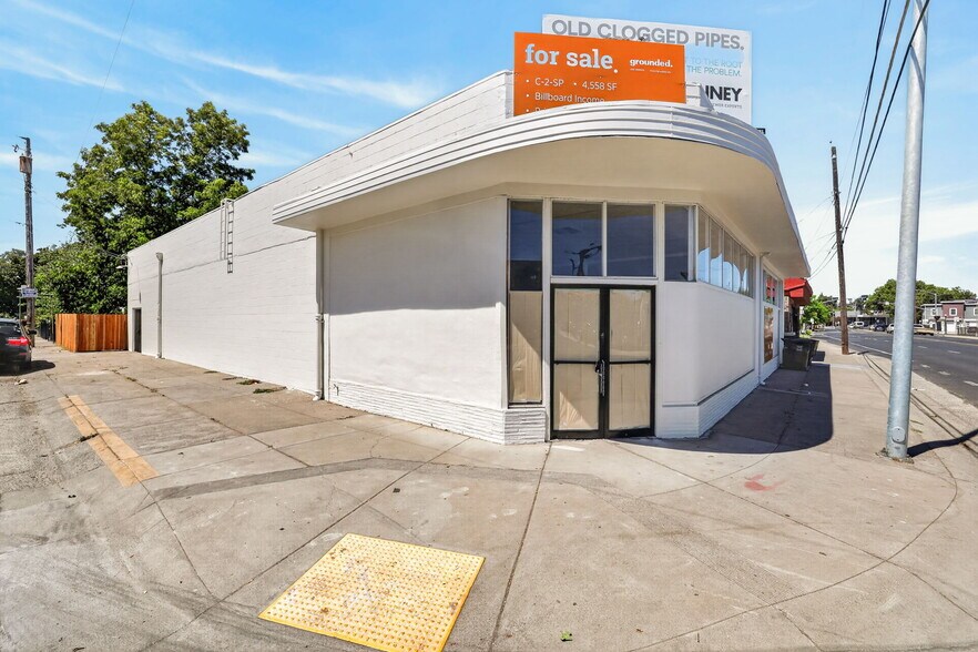 3930 Broadway, Sacramento, CA à vendre - Photo de l’immeuble – Image 2 sur 39