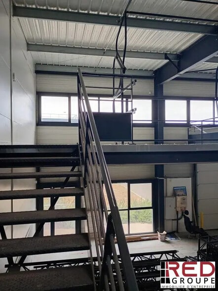 Industriel/Logistique dans Gignac-la-Nerthe à louer - Photo de l’immeuble – Image 2 sur 4