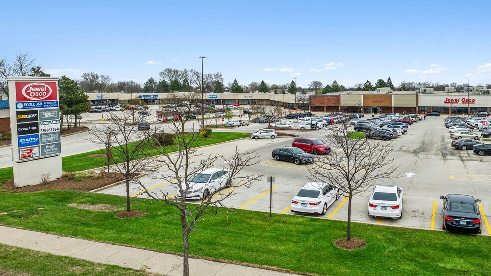 1023-1127 S Roselle Rd, Schaumburg, IL à vendre - Photo de l’immeuble – Image 2 sur 15
