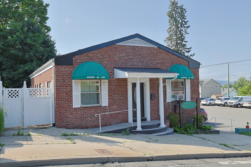90 New Main St, Haverstraw, NY à louer - Photo de l’immeuble – Image 3 sur 75