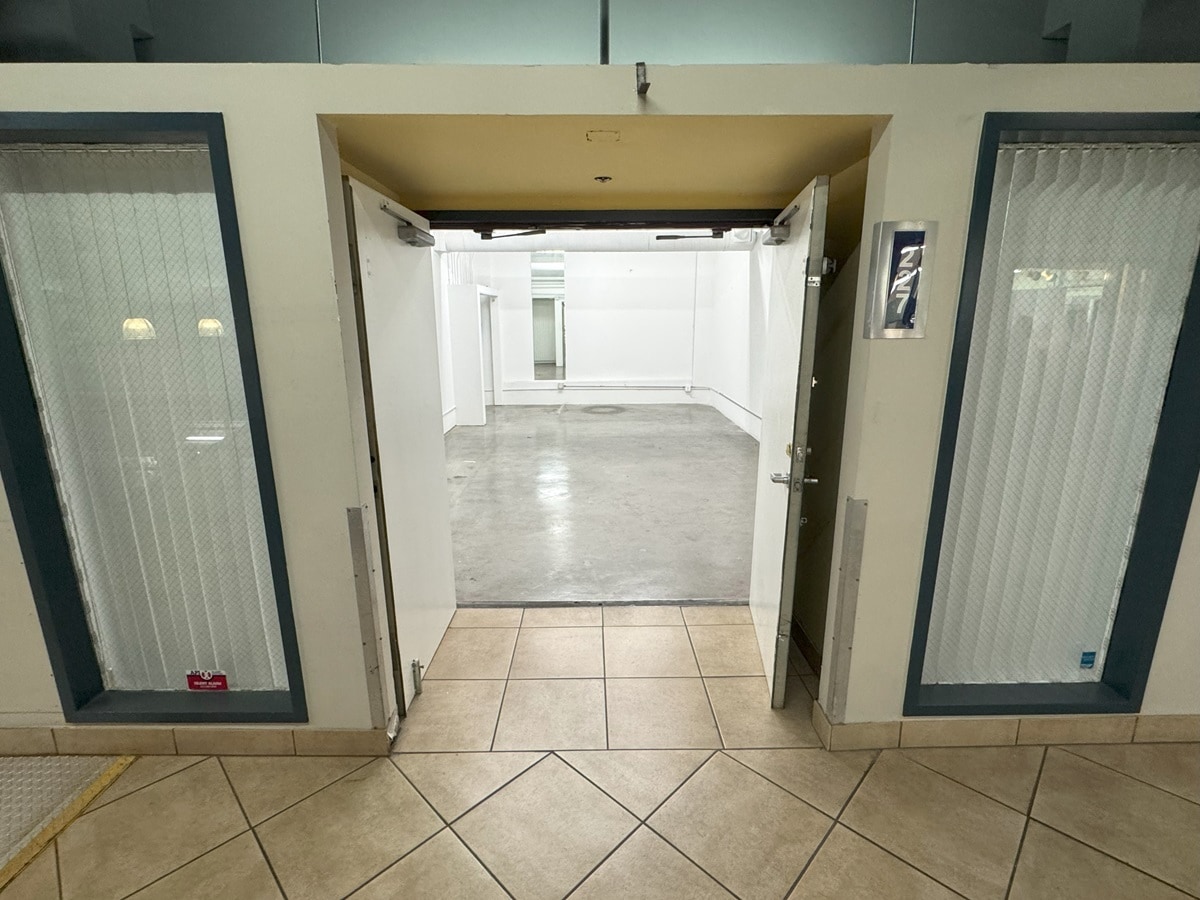 305 E 9th St, Los Angeles, CA à louer Photo intérieure– Image 1 sur 6