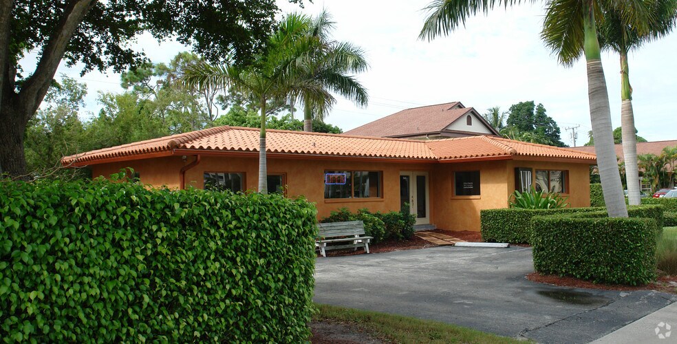 780 Seagate Ave, Naples, FL à vendre - Photo de l’immeuble – Image 2 sur 3