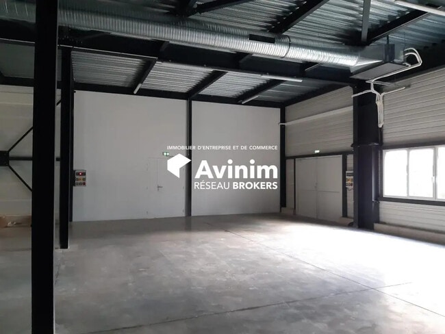 Plus de détails pour Bureau, Local d'activités à louer