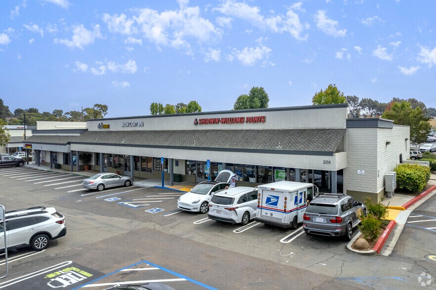 206-208 N El Camino Real St, Encinitas, CA à louer - Photo principale – Image 1 sur 4