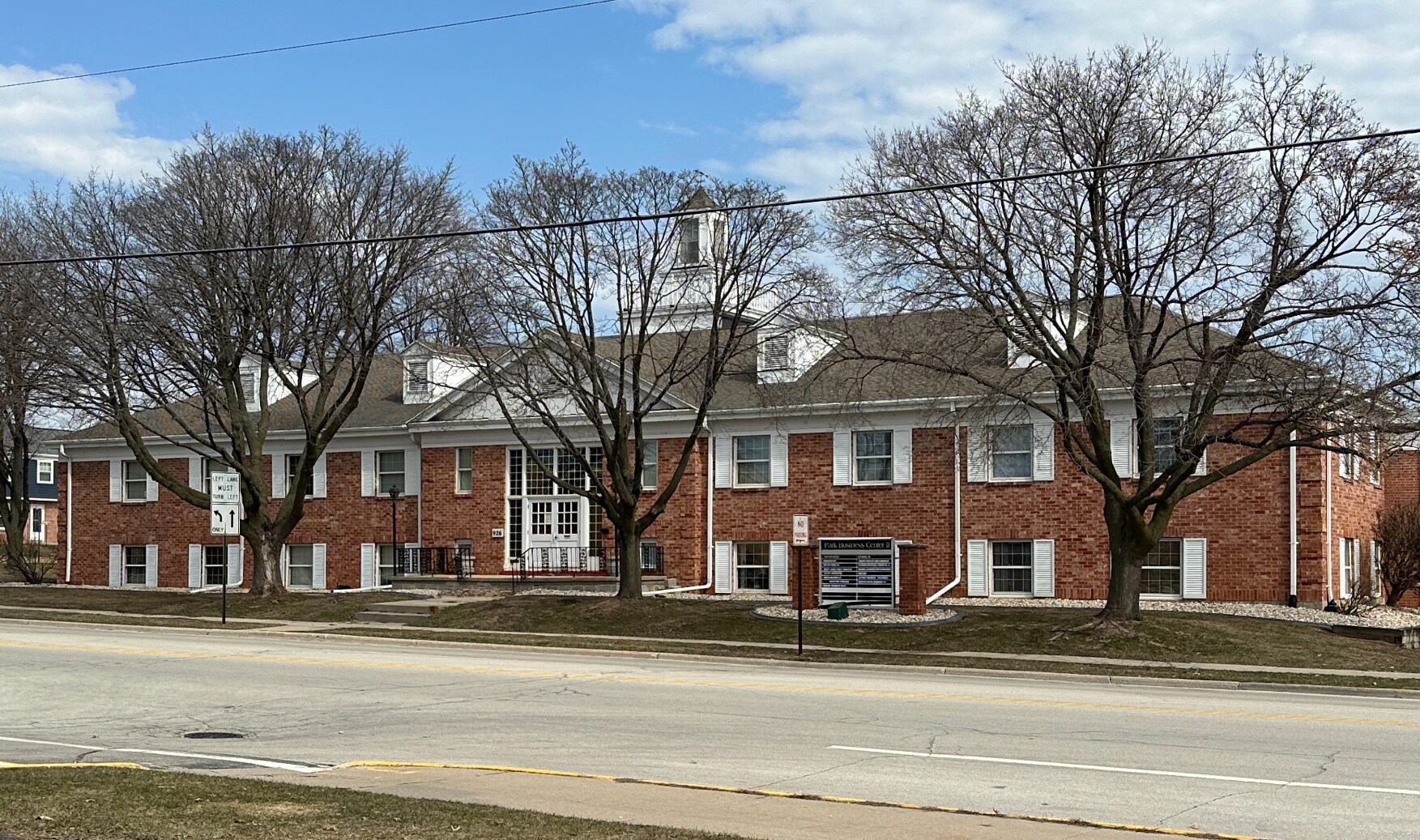 916 Willard Dr, Ashwaubenon, WI à louer Photo principale– Image 1 sur 5