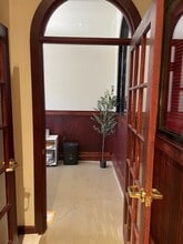 222 S Main St, Rochester, MI à louer Photo intérieure– Image 2 sur 4