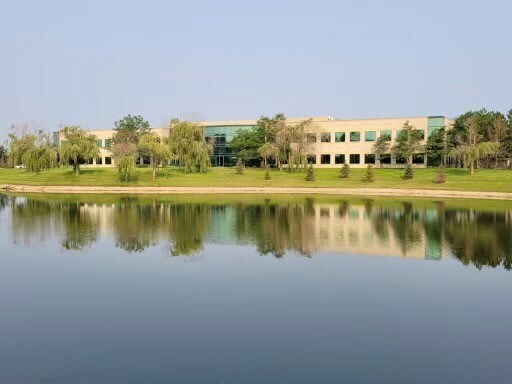 975 Meridian Lakes Dr, Aurora, IL à louer - Photo de l’immeuble – Image 2 sur 4