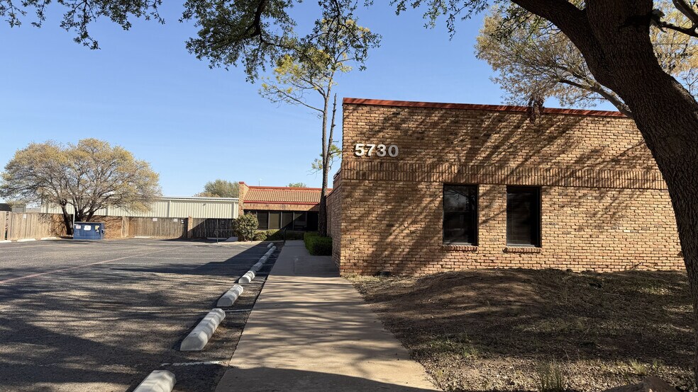 5730 66th St, Lubbock, TX à vendre - Photo de l’immeuble – Image 3 sur 40