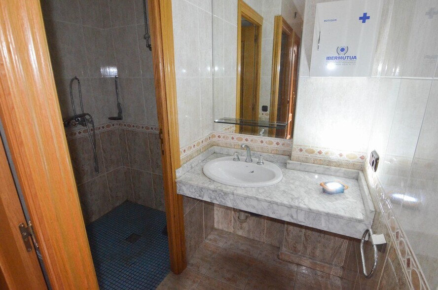 Local commercial dans Santa Marta de Tormes, Salamanca à vendre - Photo de l’immeuble – Image 3 sur 37