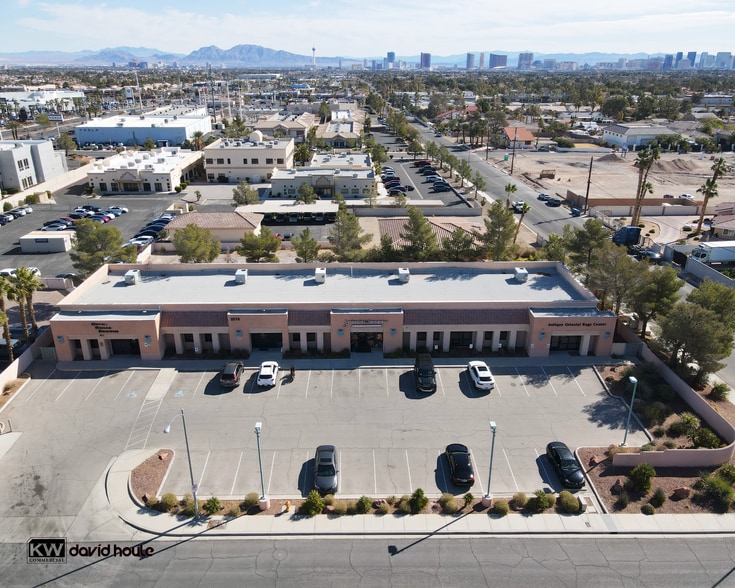 2578 Belcastro St, Las Vegas, NV à vendre - Photo de l’immeuble – Image 1 sur 8
