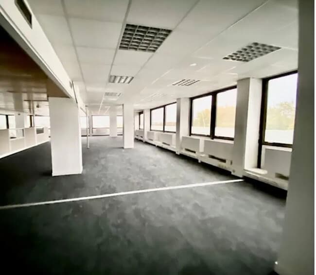 Plus de détails pour Bureau à vendre