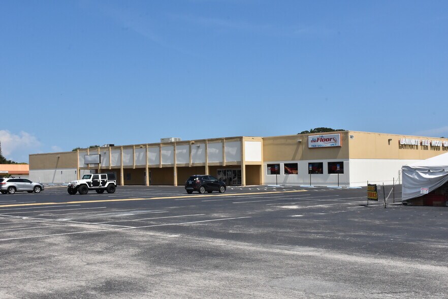 3621 US Highway 19, New Port Richey, FL à vendre - Photo principale – Image 1 sur 9